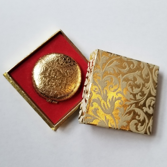 ❗Rare Antique Revlon Gold Powder Mirror Compact with Original box and Wrapping❗ - Picture 10 of 10
